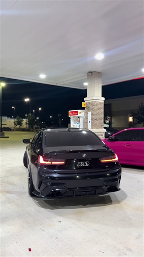 Exploring the International BMW G20 and Motorsport Features