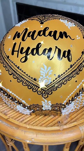 Alhamdulilah for all the blessings!! Calabash bowls 😍😍😍 By mendhiicreations 🙏🏾❤️✨ . . . #traditional #africanculture #calabash #traditionalafricanweddings #westafrica #soninkelesplusbelles #soninkara🇸🇳🇲🇱🇲🇷🇬🇲🇬🇳 #soninkeyahare #kholeh #viraltiktok #culture #soninketradition #hennaart