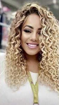 NO Curvy Model Stephanie Nelson Biography, Career, Curvy Outfit, Fashion, Height, Net Worth