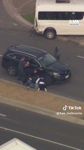 Dramatic High-Speed Car Chase Through Melbourne Streets