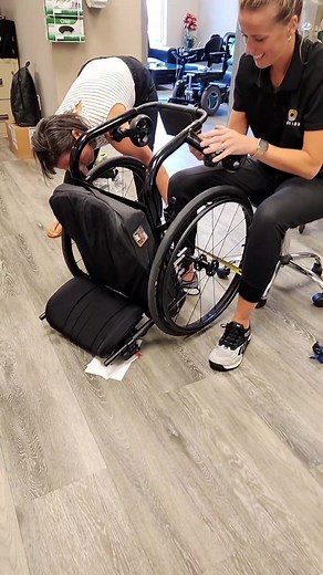 another day another chair! I've been so blessed to be able to try so many different brands of chairs, I'm super excited to finally trial a Ki Mobility chair! Trialing chairs is important so you can see which chair fits right for you! I've trialed some amazing brands but some of the chairs just weren't for me. Trialing has allowed me to find a chair that fits me, my lifestyle provide comfort and maximize my mobility. #wheelchair #mobility #sci #wheelchairlife #kimobility #rouge2 #fypシ #foryou