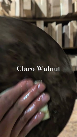 【瘤杢、クラロウォールナット一枚板のオイル塗装！】Burl Figured Claro Walnut Wood Oil Finish! #woodworking #diy #shorts