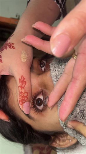 Comprehensive Guide to Lens Application Techniques