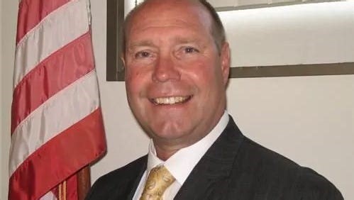 Bensalem superintendent gets new contract, raise. Why the school board vote was split