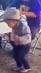 Ce petit cow-boy a le rythme dans la peau! | L'oeil musical