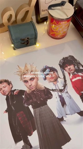 5sos everyone’s a star vinyl! #5sos #5sosfam #5secondsofsummer #everyonesastar #vinyl #recordplayer