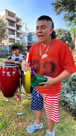 Hugo Congas clases de música en Perú - Lubel Valdivia