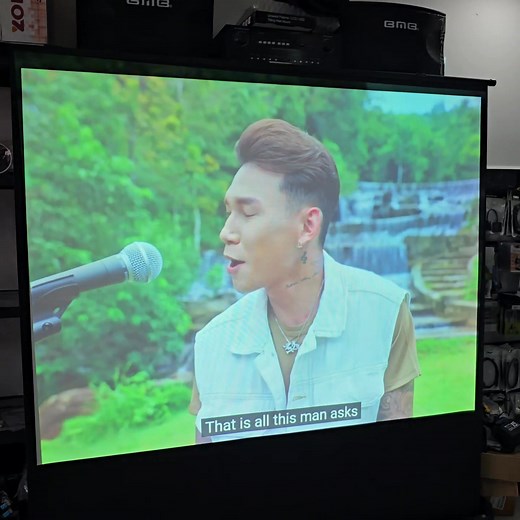 ម៉ាស៊ីនស្លាយ EPSON CB-97H មួយទឹក អំពូល original ជាប់តួរ ប្រើបានតែ២ម៉ោងប៉ុណ្ណោះ - ពន្លឺ 2,700 ANSI ភ្លឺខ្លាំង ប្រើបច្ចេចកវិទ្យា 3LCD - ប្រើ Lamp Source ELPLP88 កាត់ពន្លឺ - contrast: 10,000:1 - graphics XGA - Native ratio 4:3 support 16:9 - មានរន្ធ HDMI 2, VGA 2, USB-A និង B, AV, S-video, LAN, Audio in out - មាន keystone, focus, zoom len និងគម្របបិទបើក len - មុខងារបញ្ចាំងម៉ាស៊ីនបញ្ឆិត និងសារេគែមទាំង៤ quick corner - Air-filter ឬតម្រង់ការពារធូលី ធ្វើអោយម៉ាស៊ីនប្រើបានយូរ - កង្ហា៣ បញ្ចុះកម្ដៅអំពូល និង