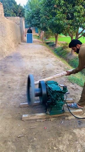 mini engine start solar pannel crash
