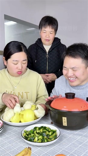 My Mother-In-Law Fooled My Husband Into Letting Me Eat Chicken 🍔🍔 #foodchallenge #shortsfeed #funny