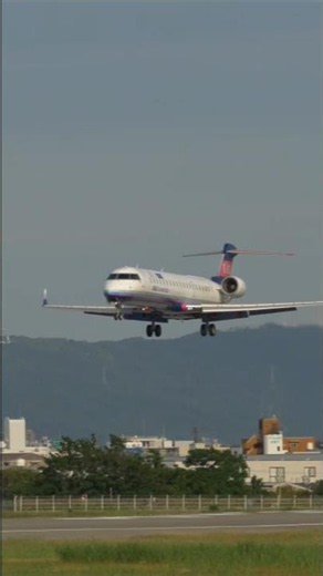 浮力抜群の ボンバルディア CRJ−700 #shorts