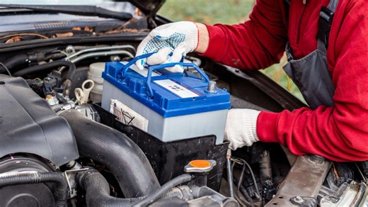 ¿Se puede cargar la batería del coche sin desconectarla? Así se hace sin riesgos