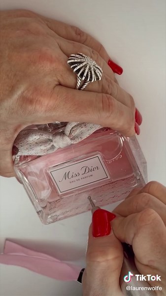 The downlow on influencer events. My fav popup @Dior #influencer #contentcreator #microinfluencertips #nyfw #nyclife