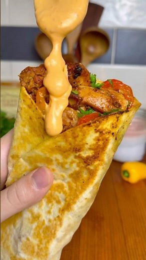 Sheet-Pan Chicken Fajitas with Roasted Garlic Chipotle Sauce (Recipe pinned in the comments)