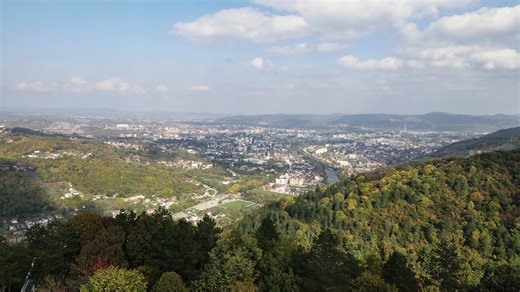 Banja Luka iz visine – gdje se rijeka i istorija susreću u beskrajnom zelenom zagrljaju. | Visit Banja Luka