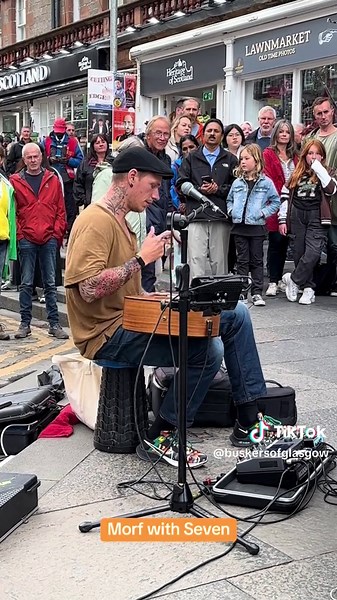 @MorfMusic with Seven #music #buskers #buskersofglasgow #glasgow #scotland #scottishtiktok #scottish #percussiveguitar #guitar