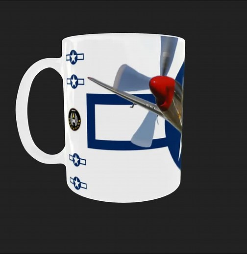 ¿Conoces la historia del escuadrón Red Tails y su P-51 Mustang? 🛩️ Este grupo de pilotos afroamericanos dejó una marca imborrable en la Segunda Guerra Mundial, destacándose por su valentía y precisión: ✨ Más de 200 misiones sin perder un bombardero. ✨ Apodados