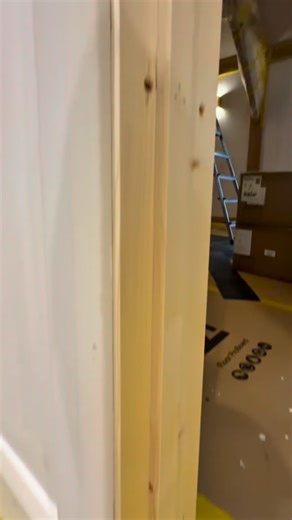 Joshua Hammond Decorating on Instagram: "MY DOOR FRAME SYSTEM🚪✨ I just wanted to show you the amount of work that goes into delivering a high end finish on an architrave. Because i feel a lot of people don’t know or underestimate the amount of prep that goes into it! People assume because it’s brand new it’s just a paint job but if you just applied paint it would look terrible so it needs the correct system to get the correct finish! As the old saying goes “ you cannot have a Ferrari for Skoda