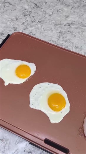 This Electric Griddle Makes Breakfast SO Much Easier