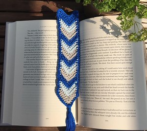 Chevron Bookmark - A Free Crochet Pattern | Rich Textures Crochet