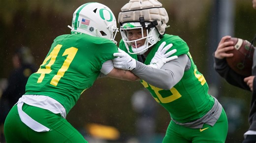 Watch: Oregon football inside linebacker Devon Jackson talks developing as a player