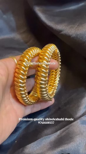 Traditional shindeshahi thode (bangles) Screw openable pattern For bookings dm or wtsp 9741618537 #shindeshahiinmaharashtra #marathibride #maharashtrianjewellery #bangles #maharashtrianjewelleryonline #thode #bangleceremony #traditionaljewlery #bangleceremony #weddingcollections #bride #bridetobe #bridaljewellery #southindianbrides #southindianbride #bengaluru #keralagram #pune #solhapur #maharashtrianbride #maharashtra #onegram #onegramgoldjewelry #1gram #goldlookalikejewellery #weddingjewels |