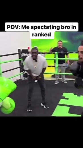 Bro just stood there and ate it 😭 (h/t seeyanxtime/IG) #boxingtok #ddg #boxing