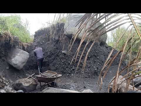 "Europe Has Quarries—Indonesia Has Merapi: The Volcano Where People Still Mine by Hand"