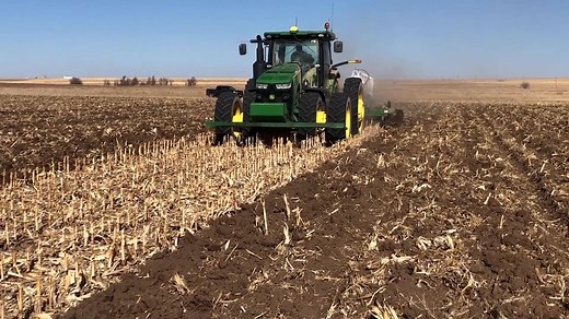 This Kansas farmer used his Great Plains Turbo-Chisel with chisel auto-reset shanks to work 120 acres of irrigated corn ground. Following his application of anhydrous ammonia, he will make a pass with his Great Plains Turbo-Max and right before planting, he wil complete a final pass with his Great Plains Field Cultivator. #GreatPlainsAg #HarvestStartsHere #FromTheField #Tillage | Great Plains Ag