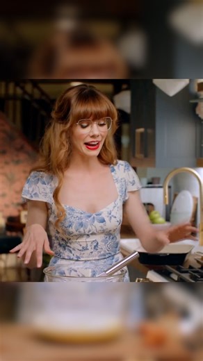 Fluffy and smothered in apple cider syrup, Mary Berg’s French toast is a seriously next-level dish to serve up at breakfast: https://foodtv.com/3uFlavu 🍞 Don’t miss an all-new #MaryMakesItEasy, tomorrow at 12:30|11:30c! | Food Network