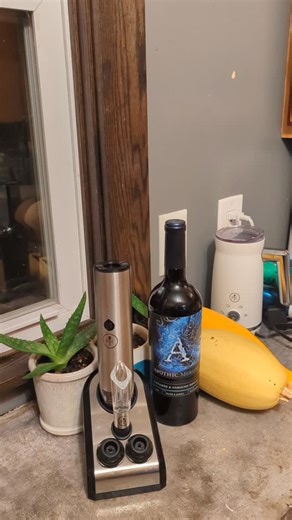 Quick. Easy. Quietly satisfying. 😌🍷 Check out how the new Pampered Chef wine opener preserver set pops the cork and keeps it fresh! #asmr #pamperedchef #wineopener #winelover #winecheck #kitchentools #wineenthusiast #winetime #kitchengadgets #momlife #hostesslife #kitchenmusthaves #easyentertaining #homecooks #wineoclock | Amber Zoellner