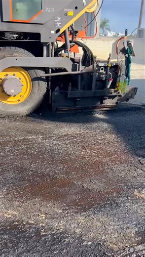 ΕΡΓΑΣΙΕΣ ΕΠΑΛΕΙΨΗΣ ΔΡΟΜΩΝ ΜΕ ΑΣΦΑΛΤΙΚΟ ΣΚΥΡΟΔΕΜΑ ΚΑΙ ΑΝΑΚΑΤΑΣΚΕΥΗΣ ΠΕΖΟΔΡΟΜΙΩΝ ΣΤΑ ΔΗΜΟΤΙΚΑ ΔΙΑΜΕΡΙΣΜΑΤΑ ΠΑΡΑΛΙΜΝΙΟΥ, ΔΕΡΥΝΕΙΑΣ ΚΑΙ ΦΡΕΝΑΡΟΥΣ. Ο Δήμος Παραλιμνίου – Δερύνειας ανακοινώνει την έναρξη εργασιών επάλειψης δρόμων με ασφαλτικό σκυρόδεμα και ανακατασκευής πεζοδρομίων από την εταιρεία CYFIELD ASPHALT CO LTD, συνολικού συμβατικού ποσού €1.429.000. Το έργο αφορά τις Φάσεις Α’ και Β’ του σχετικού συμβολαίου και υλοποιείται στα Δημοτικά Διαμερίσματα Παραλιμνίου, Δερύνειας και Φρενάρους. Παρά