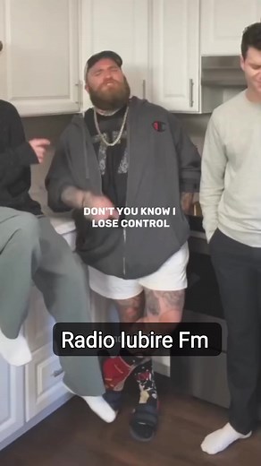 2K views · 16 reactions | Descarcă noua aplicație https://play.google.com/store/apps/details?id=ro.forcesp.radioiubire | Radio Iubire FM | Facebook