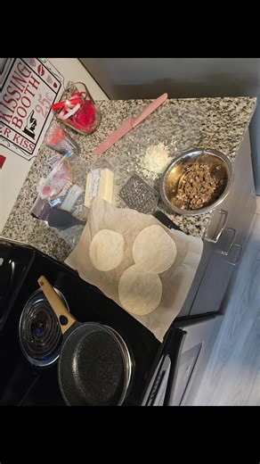 whatcha_cookin (@auntybanana3)’s videos with original sound - Peter Animations