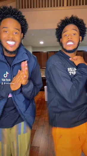 She Calling My Phone Like Hold On Song - Twiinndem