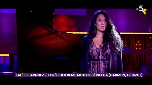 Gaëlle Arquez, la nouvelle grande voix de l'opéra ! Après avoir dîné avec nous, elle a interprété un extrait du célèbre Carmen de Bizet... Une voix mezzo-soprano splendide ✨ (Re)voir l'émission ▶️ http://bit.ly/2sQLK4b | C à vous