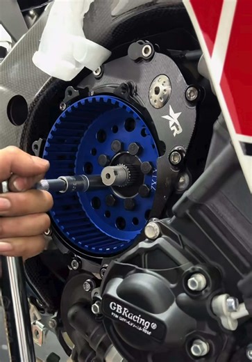 ヤマハYZF-R1乾式クラッチのカスタマイズ