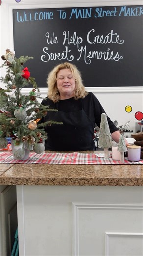 Small Business Saturday is almost here, and we’re celebrating BIG with a full lineup of fun, festive classes! 🎁✨ Come create beautiful handmade gifts and check those friends, teachers, and loved ones off your holiday list — all while having a great time. Support your favorite studio in downtown Stroudsburg and make some holiday magic with us. 🎄🖌️ Register now and let the gifting begin! #smallbusinesssupportingsmallbusiness #SmallBusinessSaturdayShoutOut #DowntownStroudsburg | Main Street Make