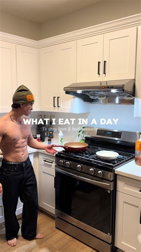 derekshreddy Staying in shape in your 30s>>>> CODE DEREK10 @hummusfit (protein muffins) . . . #whatieat #dieting #cheatmeal #fitnessmotivation #whatieatinaday