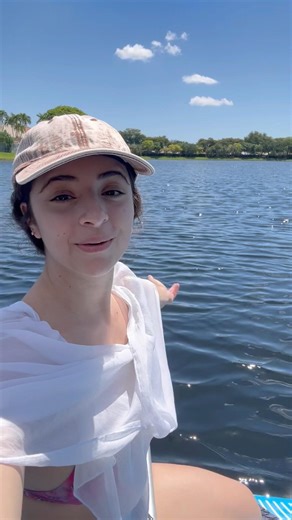 I saw an ALLIGATOR on my PADDLE-BOARD!!!! 🐊