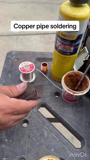 Copper pipe soldering, simple technique. #plumbing #coppersoldering #plumbertipsandtricks #howtosolder #howtosoldercopperpipe #copper #plumbinglife #contractorlife