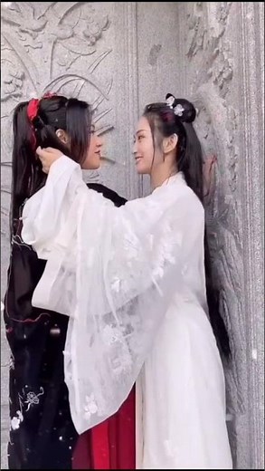 China Lesbian Girls Kissing Movement 🔥 | China Lesbian Couple Kissing 🔥 #shorts
