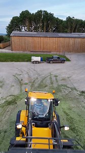 Up, close and personal. A JCB 435S wheeled loading shovel working on the silage clamp. | JCB