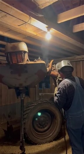 Barnyard Welding Beast #farmWorkshop #homemadeRobot #weldingSparks #ruralMech #americanBarn #grittyR
