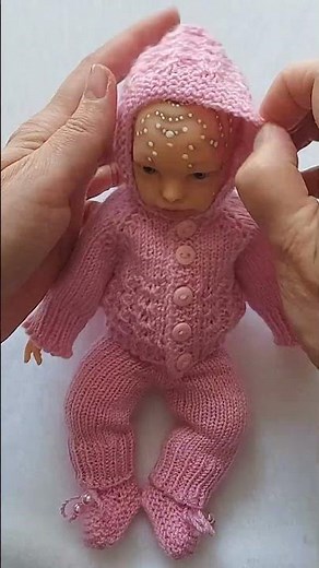 Dressing a Tiny Elven Baby 💗 Cozy Pink Fantasy Outfit