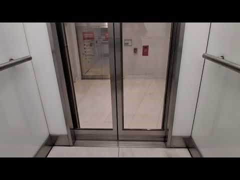 MEI hydraulic elevator at the Westfield World Trade Center mall (Manhattan, NY)