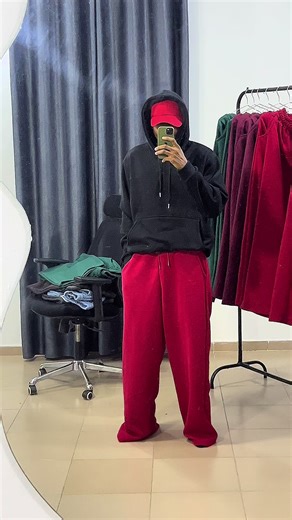 Your favorite Joggers vendor in Lagos Nigeria, Dm us to get your Joggers paired with A baseball cap going for just 15,000 only. Call or message Us on WhatsApp 08137787331 #mensfashion #joggers #baggypants #madeinlagos #joggersoutfit