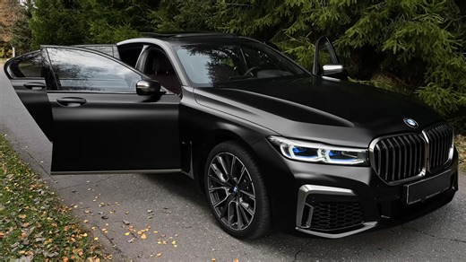 BMW M760Li V12 feels like a luxury powerhouse
