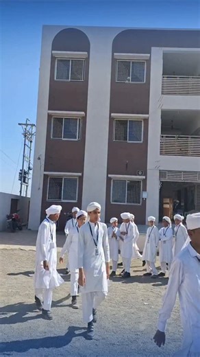 A day with the Police 👮‍♂️ Police Station Visit | Darul Madinah Learning • Discipline • Awareness Real knowledge, real experience. 🏫Darul Madinah English School 📍Akola Boys Campus . . . . . . . . . . . . #PoliceStationVisit #EducationalTour #SchoolActivities #RealLifeLearning #StudentsVisit #LearningBeyondClassroom #ChildEducation #AwarenessProgram #FutureLeaders #SchoolLife #FieldTrip #InstaEducation #CampusLife #DarulMadinah #AkolaCampus #StudentsOfInstagram #InstaReels #ViralReels | Dar-ul