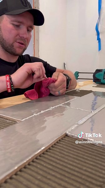 EPOXY GROUT. No Taping Off! Continuing my experimenting on epoxy grout. Personally I’m not very familiar with it, and I’m learning a lot by reading all the comments! I think this is a great option for some situations. #remodel #construction #homerenovation #realestate #design #entrepreneur #interiordesign #hardwork #woodworking #renovation #homedecor #tools #diy #carpentry #work #asmr #designer #homemade #engineering